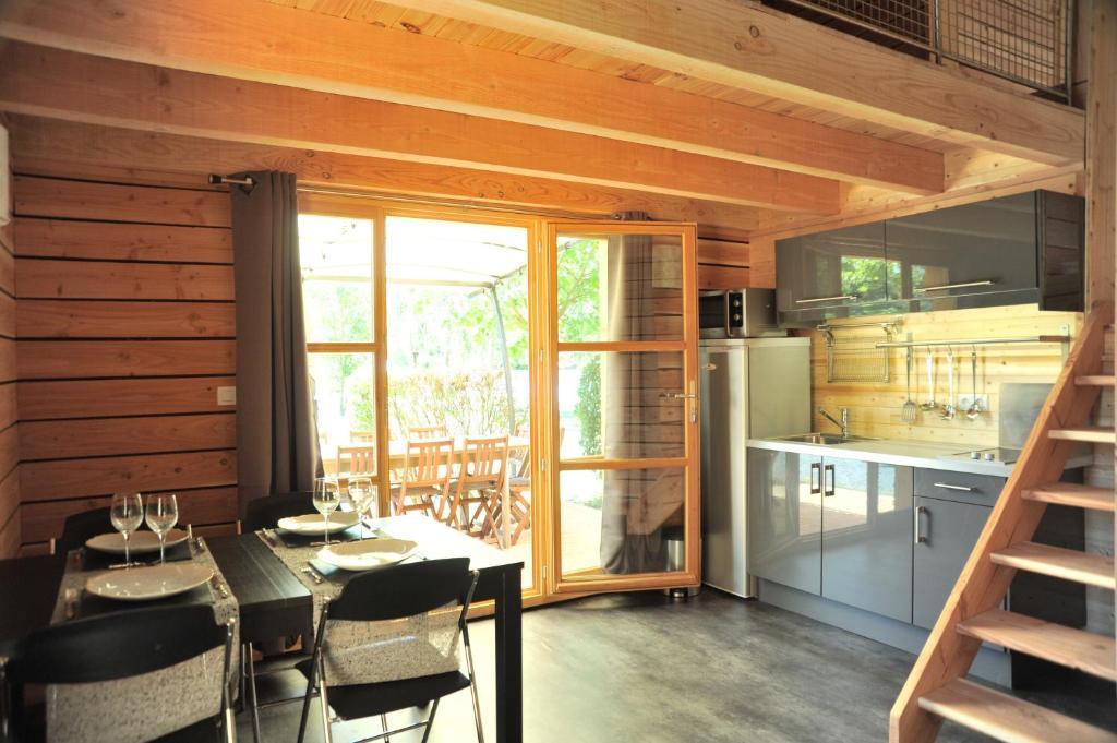 Camping Les Portes Du Beaujolais Anse Værelse billede