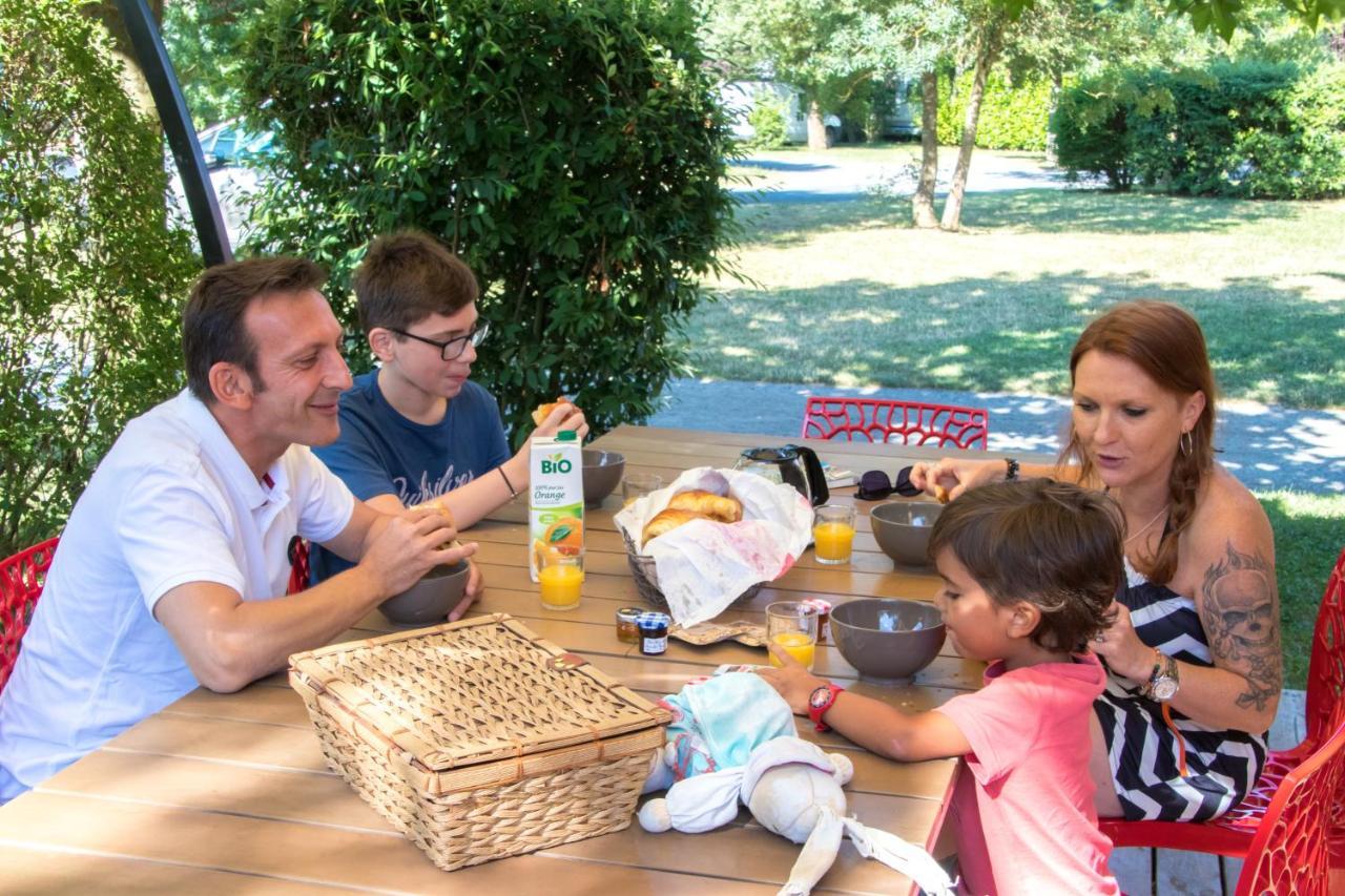 Camping Les Portes Du Beaujolais Anse Eksteriør billede