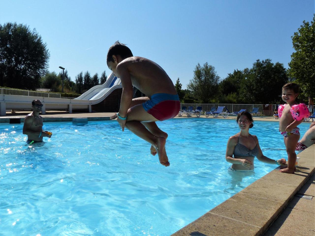 Camping Les Portes Du Beaujolais Anse Eksteriør billede